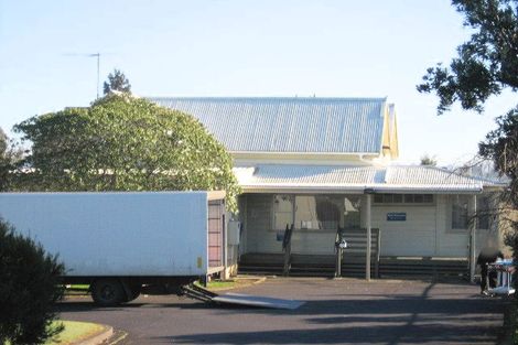 Photo of property in 2/37 Clevedon Road, Papakura, 2110