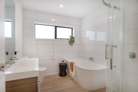 Photo of property in 10 Okoutu Lane, Moera, Lower Hutt, 5010