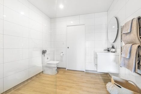 Photo of property in 8 Karaipiture Road, Karaka, 2124