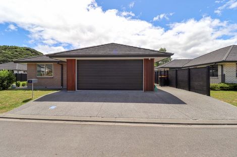 Photo of property in 11 Shearwater Lane, Whitby, Porirua, 5024
