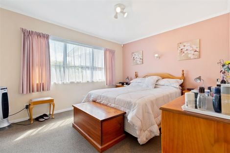 Photo of property in 1/162 Don Buck Road, Massey, Auckland, 0614