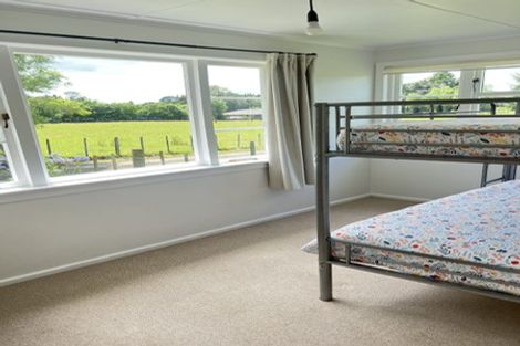 Photo of property in 5 Toutouwai Lane, Inglewood, 4330