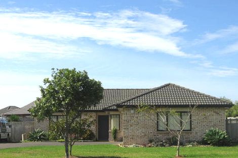 Photo of property in 11 Hillwell Drive, Henderson, Auckland, 0612