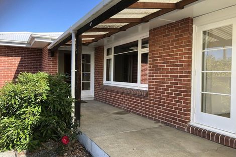 Photo of property in 11 Worthy Street, Ilam, Christchurch, 8041