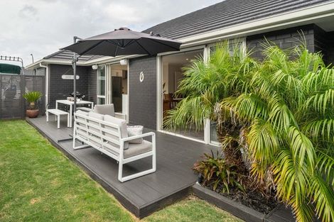 Photo of property in 38 Hiria Crescent, Papamoa Beach, Papamoa, 3118