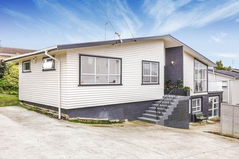 Photo of property in 7 Merville Avenue, Te Atatu South, Auckland, 0610