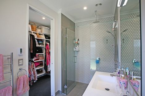 Photo of property in 18 Pistacia Place, Hornby, Christchurch, 8025