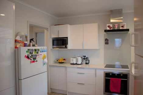 Photo of property in 90 Matipo Road, Te Atatu Peninsula, Auckland, 0610