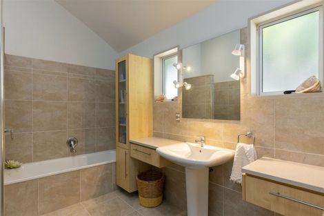 Photo of property in 2 Marina View, Waikawa, Picton, 7281