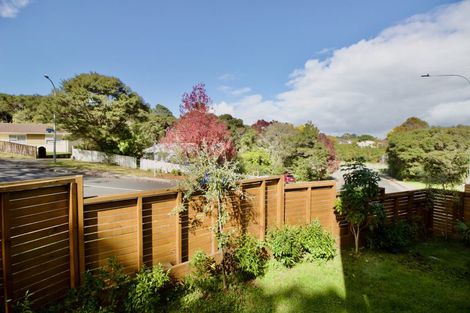 Photo of property in 2a Mcquoid Place, Glenfield, Auckland, 0629