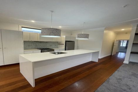 Photo of property in 127 Onepu Road, Lyall Bay, Wellington, 6022