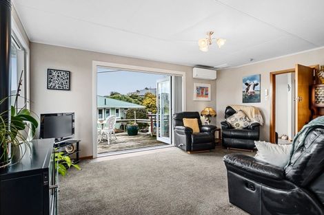 Photo of property in 6 Eton Place, Spotswood, New Plymouth, 4310