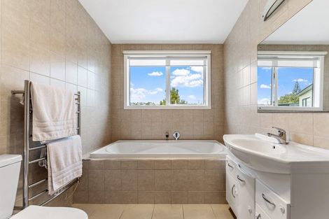 Photo of property in 267 Vipond Road, Stanmore Bay, Whangaparaoa, 0932