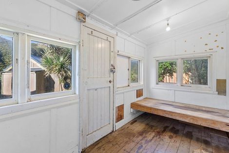 Photo of property in 6 Estuary Street, Makara Beach, Karori, 6972