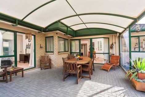 Photo of property in 3 John Brooke Crescent, East Tamaki Heights, Auckland, 2016