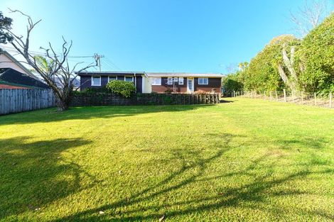 Photo of property in 92 Colwill Road, Massey, Auckland, 0614