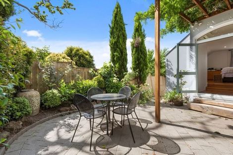 Photo of property in 2 Milton Road, Northcote Point, Auckland, 0627