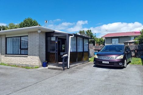 Photo of property in 2/2 Broadway, Waitara, 4320
