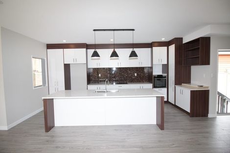 Photo of property in 4 Kearney Place, Massey, Auckland, 0614