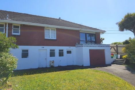 Photo of property in 3 Salford Street, Newlands, Wellington, 6037