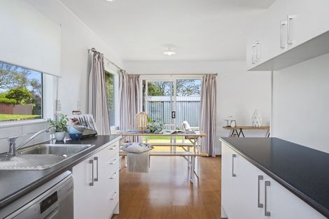 Photo of property in 24 Taihiki Road, Clarks Beach, 2122