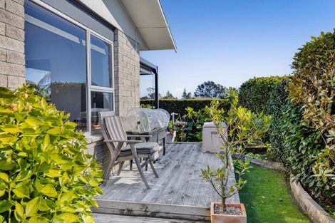 Photo of property in 34 Branch Road, Highlands Park, New Plymouth, 4312