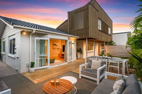 Photo of property in 26 Margaret Place, Milford, Auckland, 0620