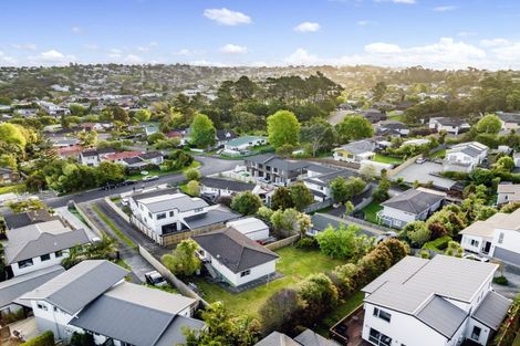 Photo of property in 25 Helleur Road, Massey, Auckland, 0614