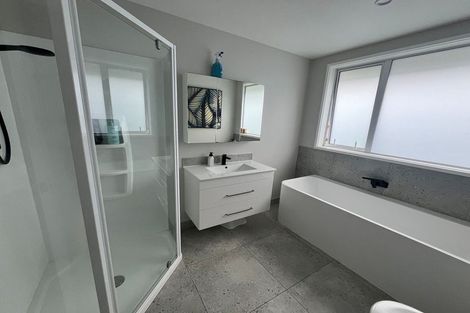 Photo of property in 13 Odlin Lane, Red Beach, 0932