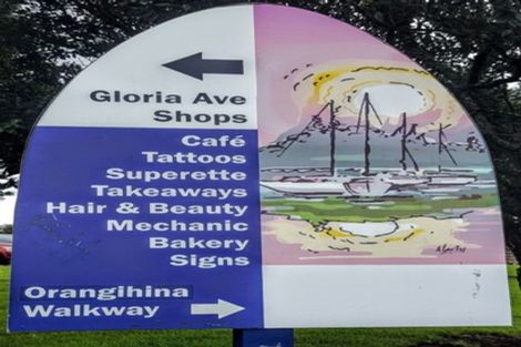 Photo of property in 1/80 Gloria Avenue, Te Atatu Peninsula, Auckland, 0610