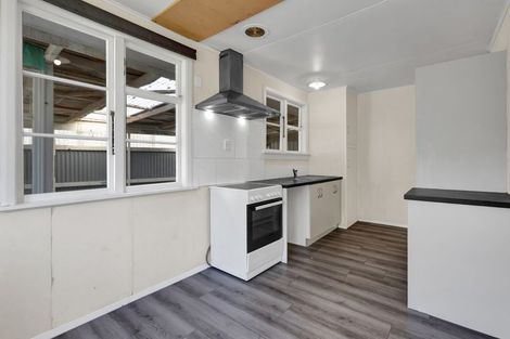 Photo of property in 21 Miro Street, Merrilands, New Plymouth, 4312