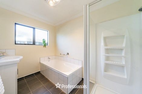 Photo of property in 33 Moana Grove, Waiwhetu, Lower Hutt, 5010