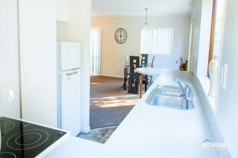 Photo of property in 31 Chorley Avenue, Massey, Auckland, 0614