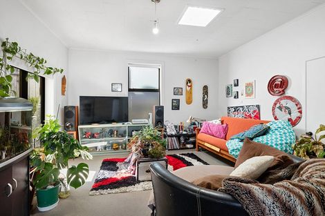 Photo of property in 92 Young Street, New Plymouth, 4310