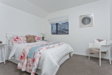 Photo of property in 3/26 Pannill Place, Oteha, Auckland, 0632