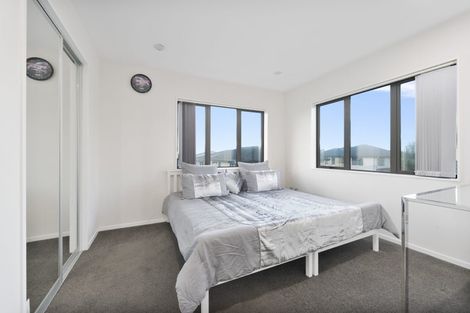 Photo of property in 22 Millcroft Lane, Ranui, Auckland, 0612