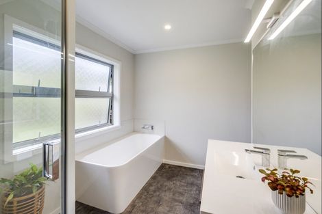 Photo of property in 66 Avery Road, Eskdale, Napier, 4182
