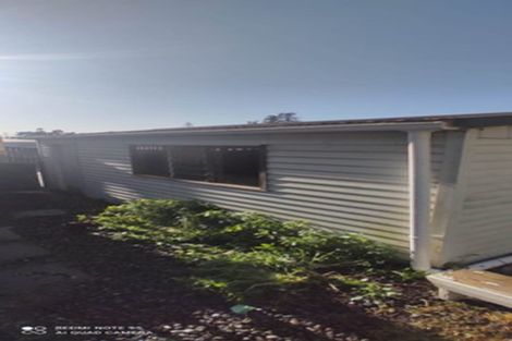 Photo of property in 1/39 Lancaster Road, Beach Haven, Auckland, 0626