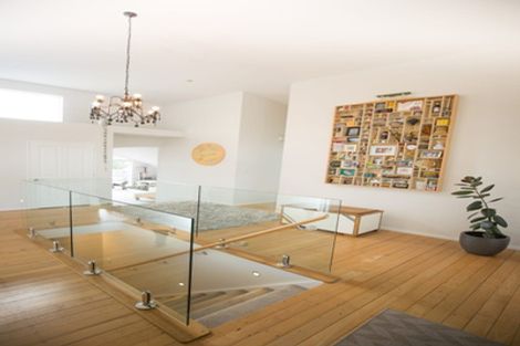 Photo of property in 48 Renata Crescent, Te Atatu Peninsula, Auckland, 0610