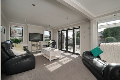 Photo of property in 15 Lascelles Street, Saint Martins, Christchurch, 8022