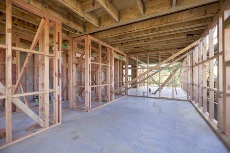Photo of property in 2 Tarapuka Road, Kenepuru, 5022