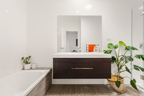 Photo of property in 69 Karepiro Drive, Stanmore Bay, Whangaparaoa, 0932