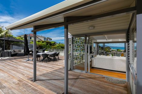 Photo of property in 25 Parr Terrace, Castor Bay, Auckland, 0620