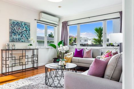 Photo of property in 16 Gloria Avenue, Te Atatu Peninsula, Auckland, 0610