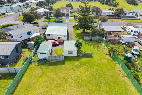 Photo of property in 21 Hood Street, Castlecliff, Whanganui, 4501