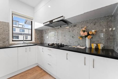 Photo of property in 7 Lawson Creek Street, Massey, Auckland, 0614