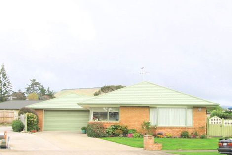 Photo of property in 7a Balmerino Grove, Waikanae, 5036