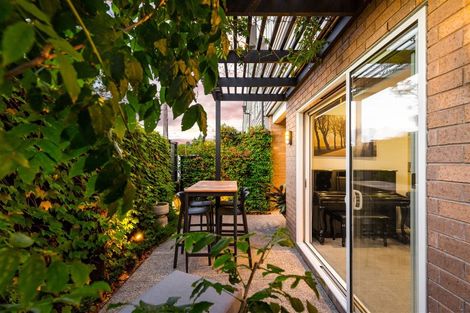 Photo of property in 12/31 Verbena Road, Birkdale, Auckland, 0626