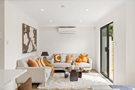 Photo of property in 1/113 Beach Road, Te Atatu Peninsula, Auckland, 0610