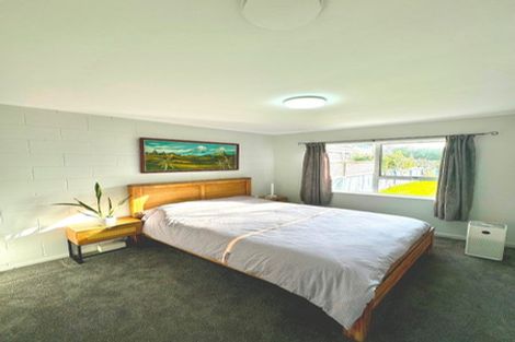 Photo of property in 2/102 Lynwood Road, New Lynn, Auckland, 0600